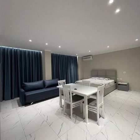 Modern Beachfront Apartments Саранда Екстер'єр фото