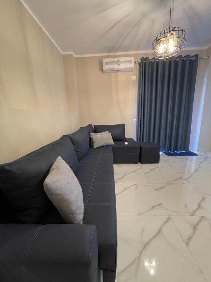 Modern Beachfront Apartments Саранда Екстер'єр фото
