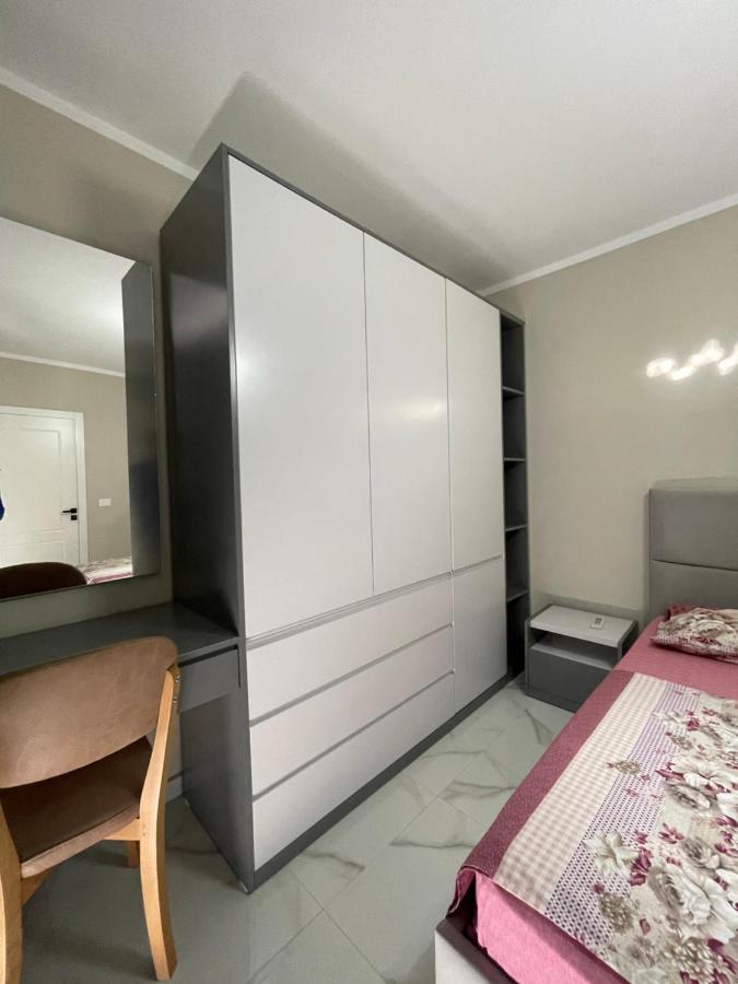 Modern Beachfront Apartments Саранда Екстер'єр фото