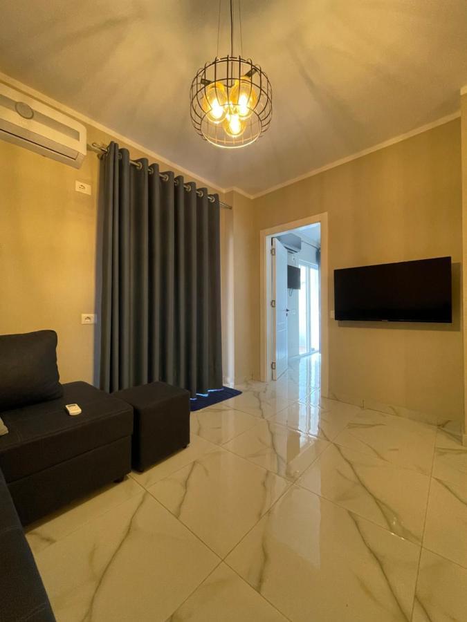 Modern Beachfront Apartments Саранда Екстер'єр фото