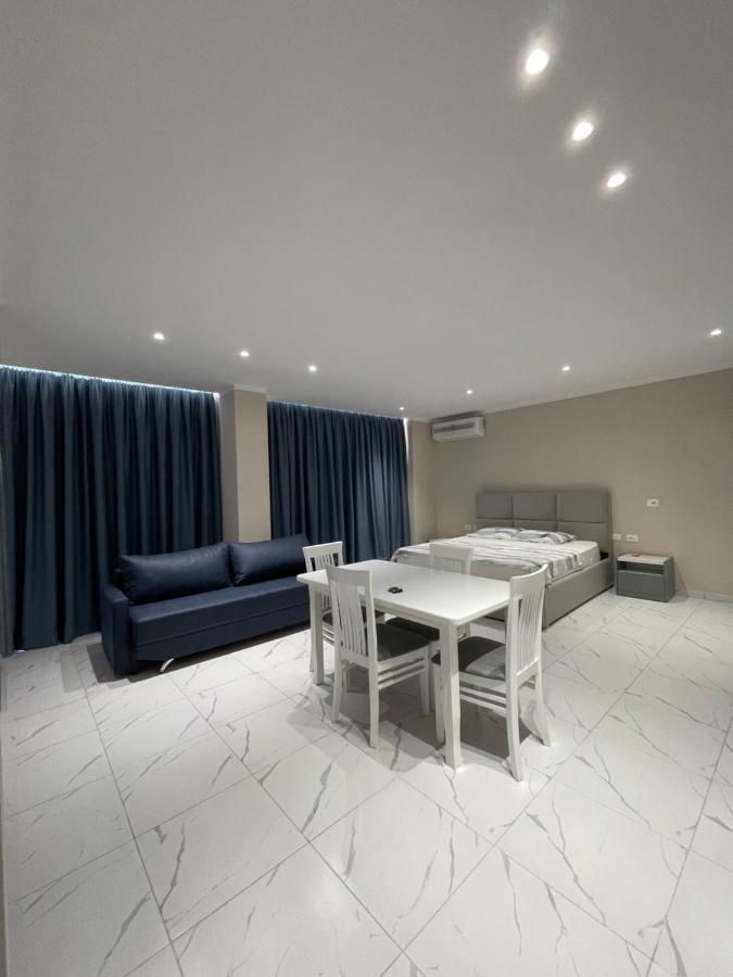 Modern Beachfront Apartments Саранда Екстер'єр фото