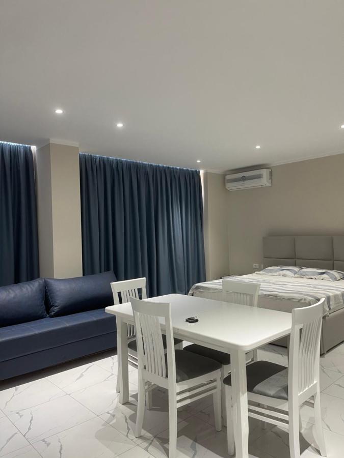Modern Beachfront Apartments Саранда Екстер'єр фото