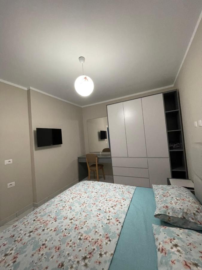 Modern Beachfront Apartments Саранда Екстер'єр фото