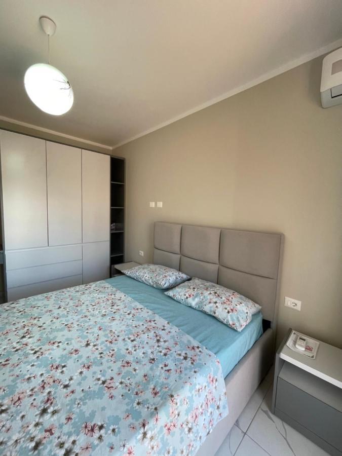 Modern Beachfront Apartments Саранда Екстер'єр фото