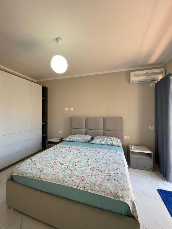 Modern Beachfront Apartments Саранда Екстер'єр фото