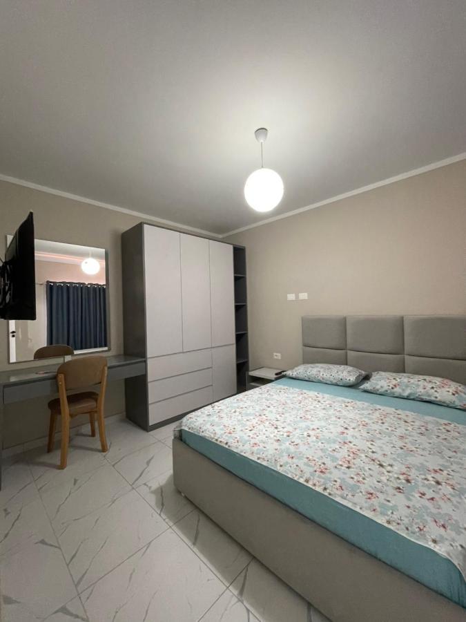 Modern Beachfront Apartments Саранда Екстер'єр фото