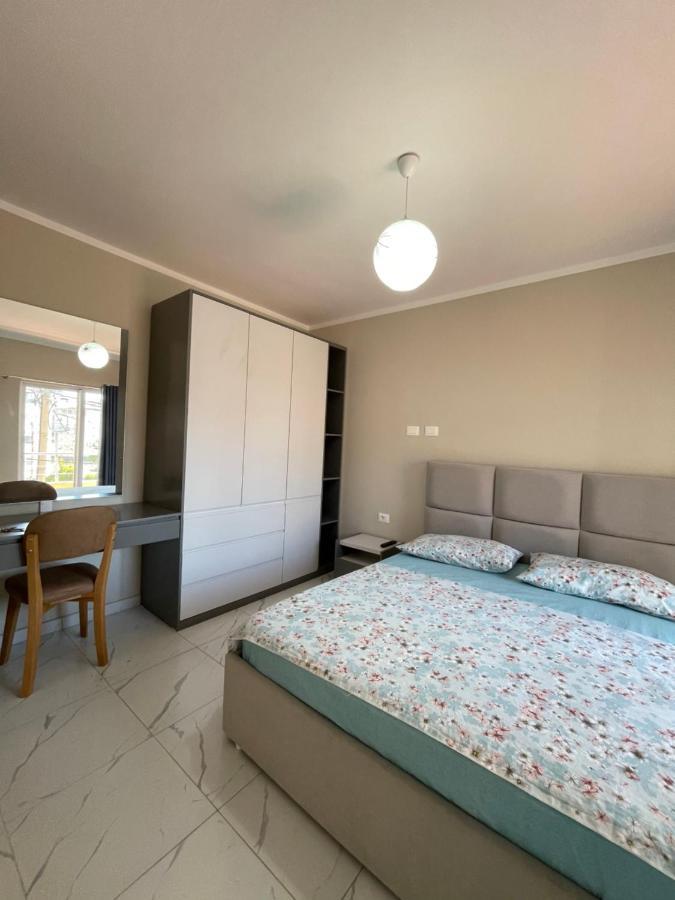 Modern Beachfront Apartments Саранда Екстер'єр фото